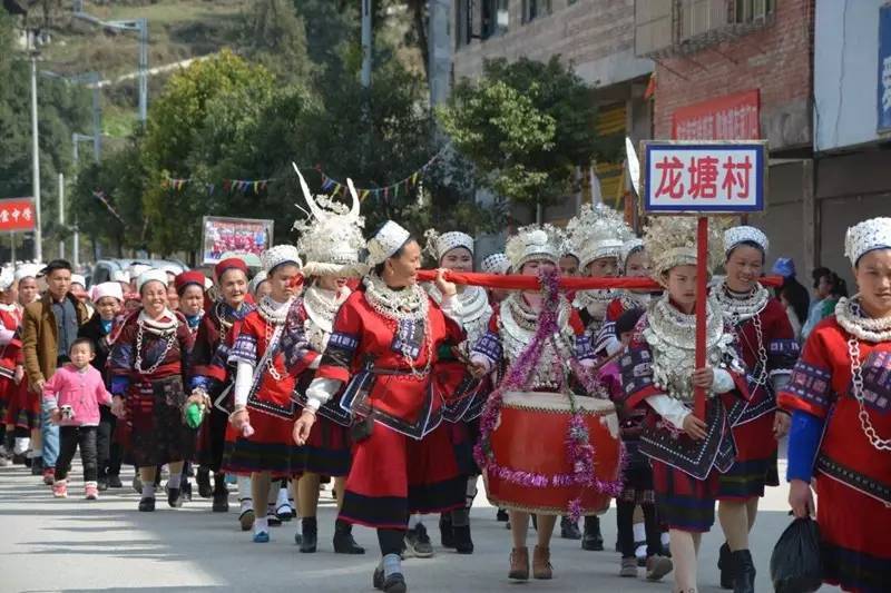 "穿在身上的历史"凯里苗族服饰文化