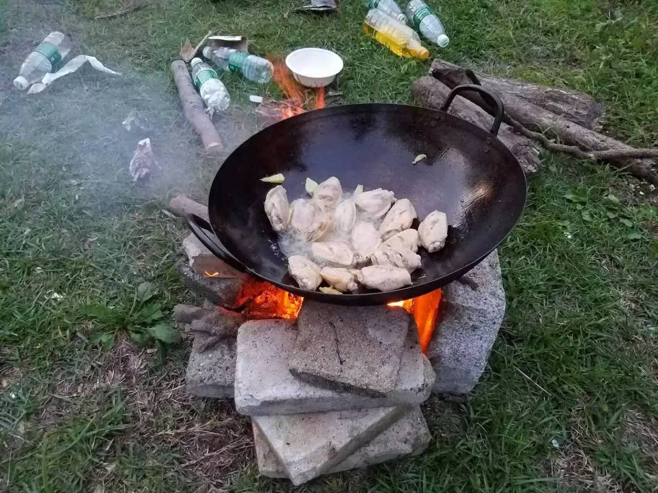 悬降训练生火做饭安营扎寨探界者车队静候挑战二