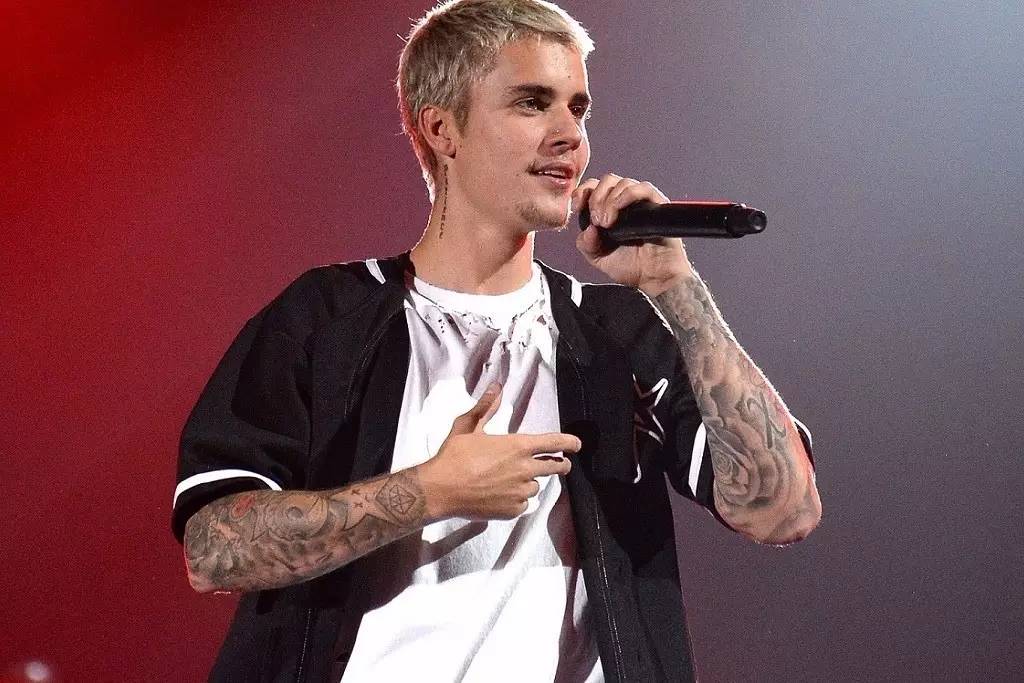 黑 justin bieber 这件事儿就像吃饭,喝水一样常见 毕竟这个小伙子