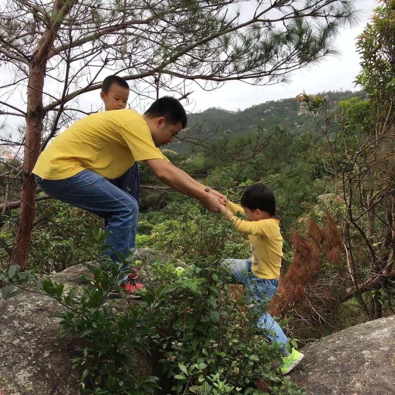 父爱如山,母爱如水,山清水秀出秀人!