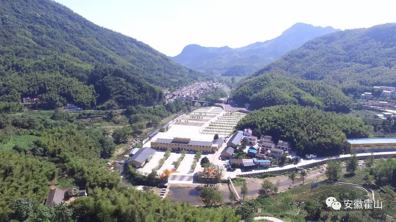 俯瞰鹿吐石铺,余家湾,霍山大峡谷服务中心