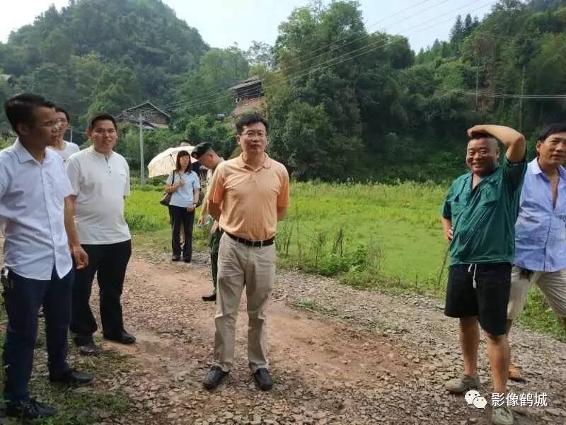 刘文胜到凉亭坳乡杨地坪村调研指导精准扶贫工作