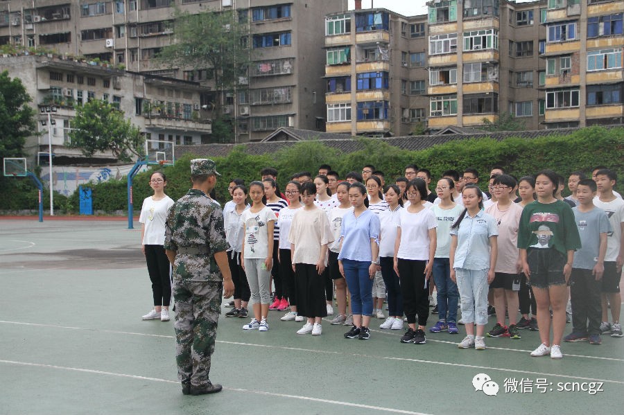 南充高中顺庆校区高2017级新生军训图片报道一