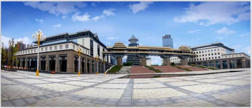 桂林市委三届六次全会提出了"文化立市"发展战略,并确定了"一院两馆