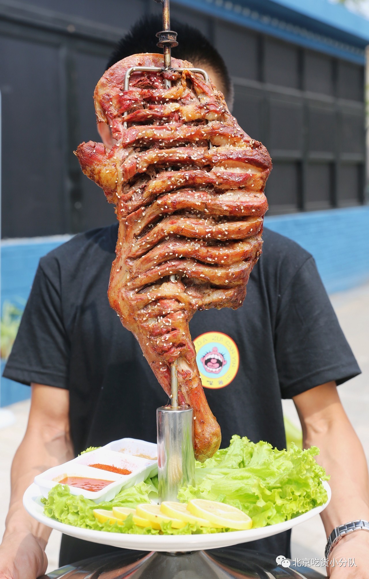 内蒙地标羊肉串来京,有点寂寞