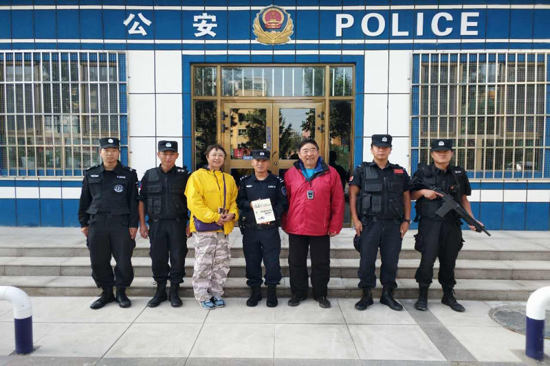 2号便民警务站:旅游夫妇遇难题 执勤民警伸援手