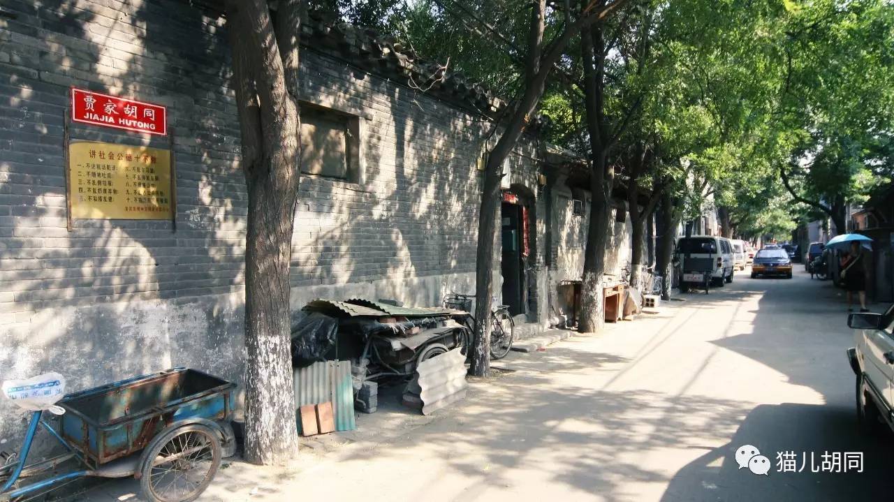 大吉片东南侧南横街路边的南横街商场.欢迎朋友