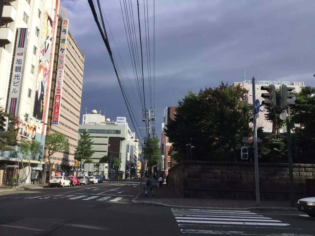 北海道风光,晨跑就知晓 / 街道的早晨,因为清静而美丽动人,札幌