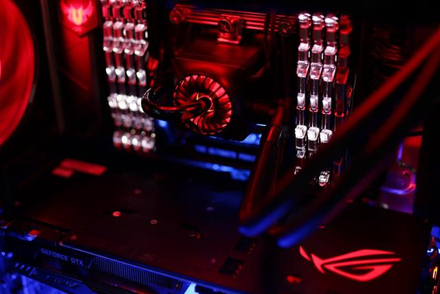 2.1万装一台x299  gtx1080 rog病毒水冷主机