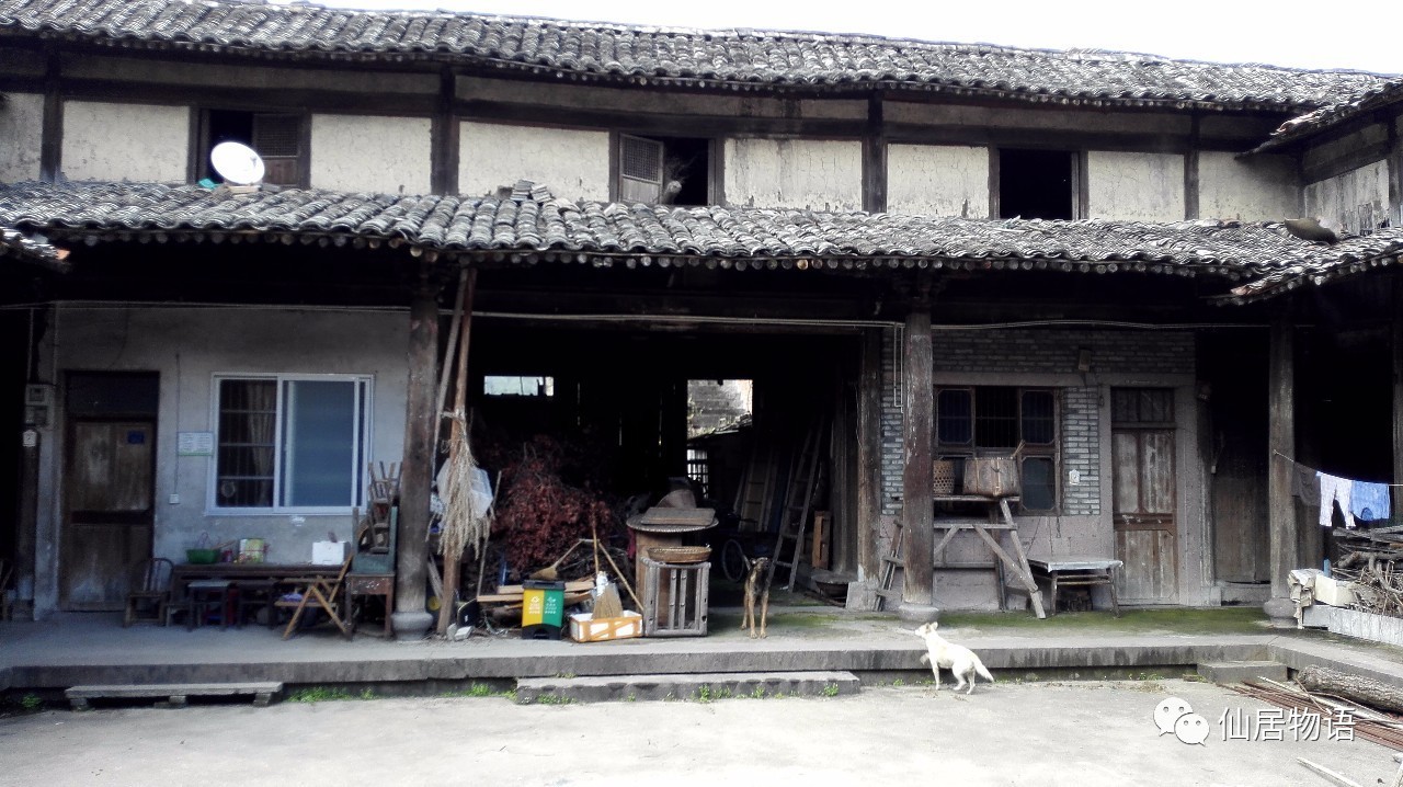 马鬃岭是位于岭下张村村北的一座山岭.