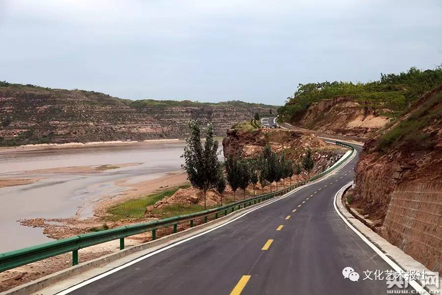 榆林 起止点府谷县墙头乡--华山中文名:沿黄公路(221省道)陕西沿黄