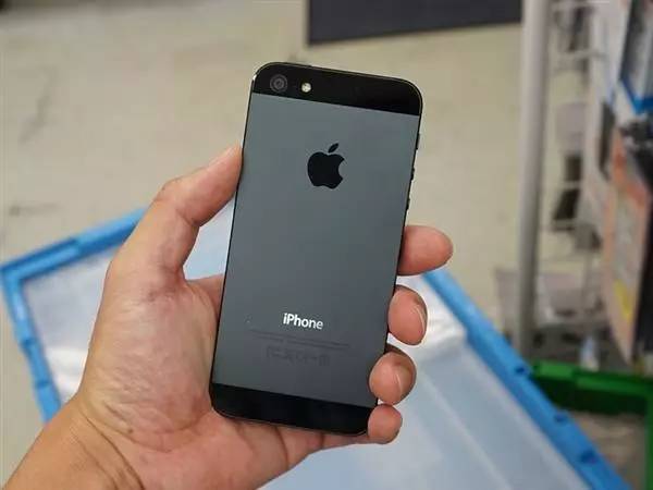 日本iphone 5仅售300元!老板给我来100台