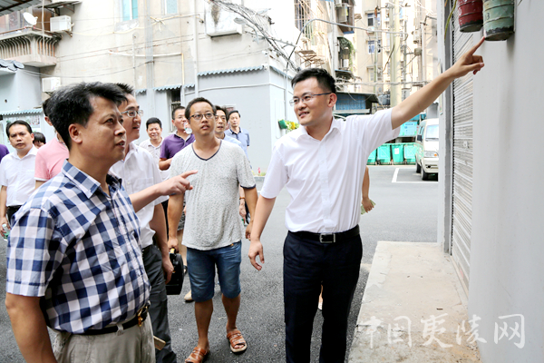 8月20日,夷陵区委书记,区人大常委会主任王玺玮带领东城试验区,小溪塔