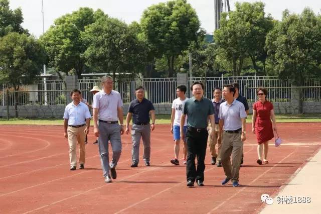 今天上午,学校孙夕礼校长,沈方晓书记,周靖副校长和夏广平副书记来到