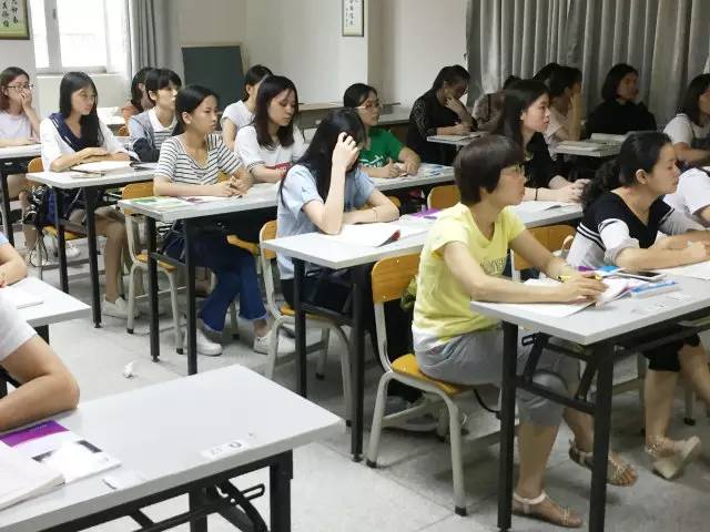 【快报】成人高考开班啦!听说风又萧萧雨又飘飘的日子与学习更配哦!