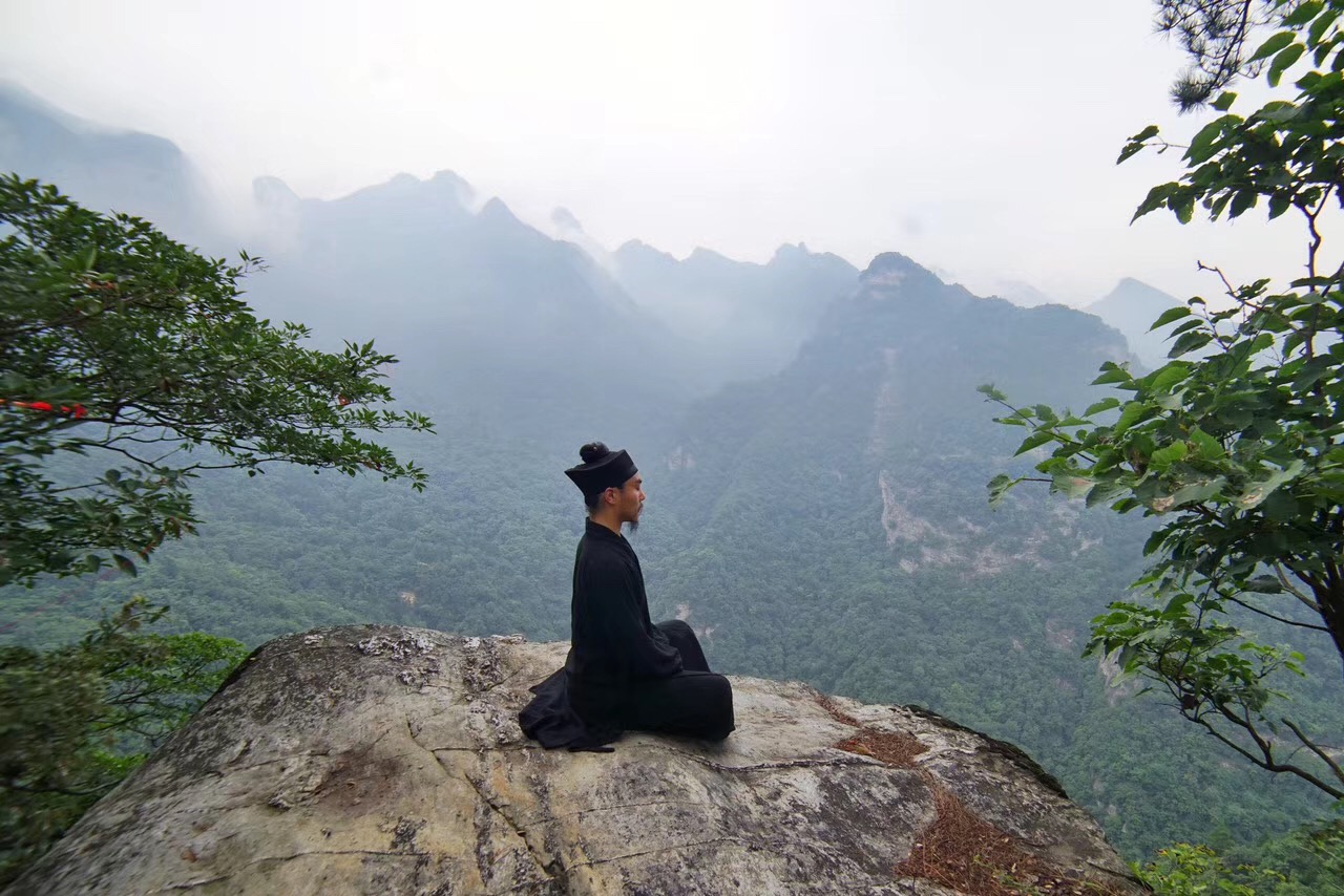 在苍茫的孤寂里你泛起自信的微笑武当功夫传人胡玮哲