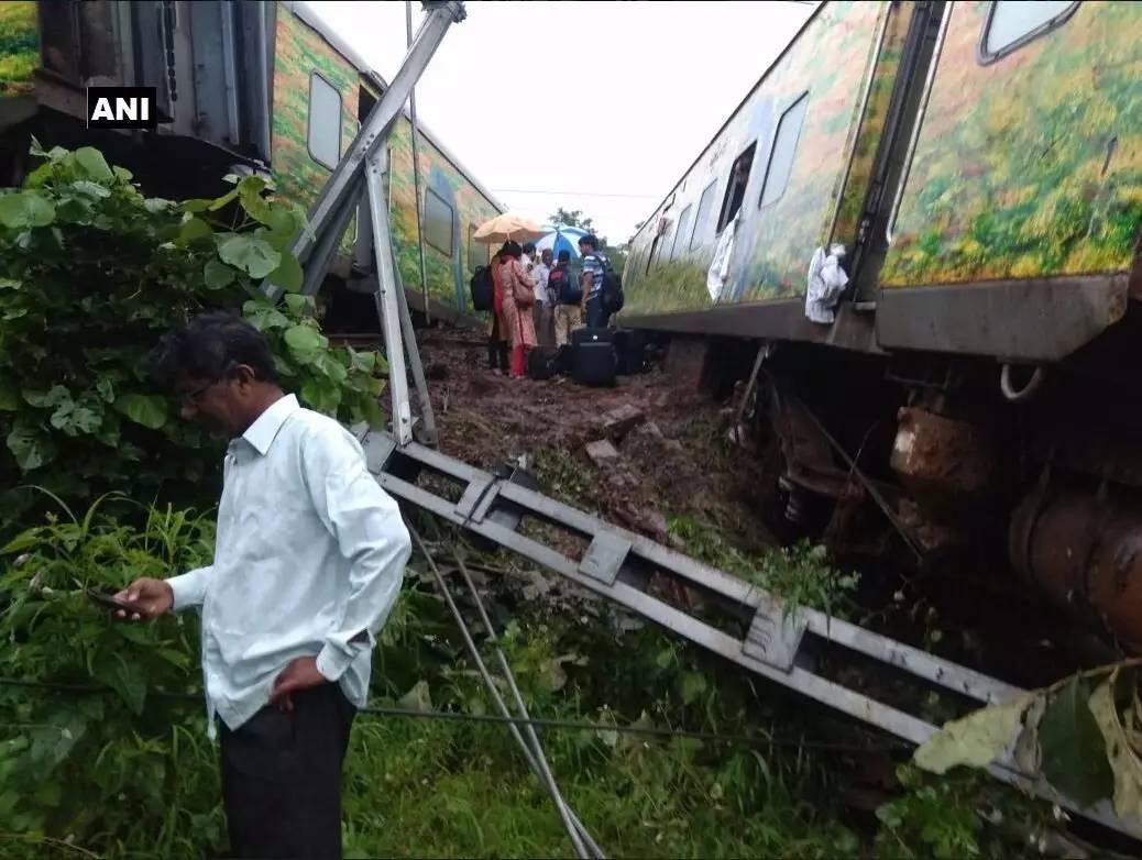 国际】印度两周内发生第三起火车脱轨事件