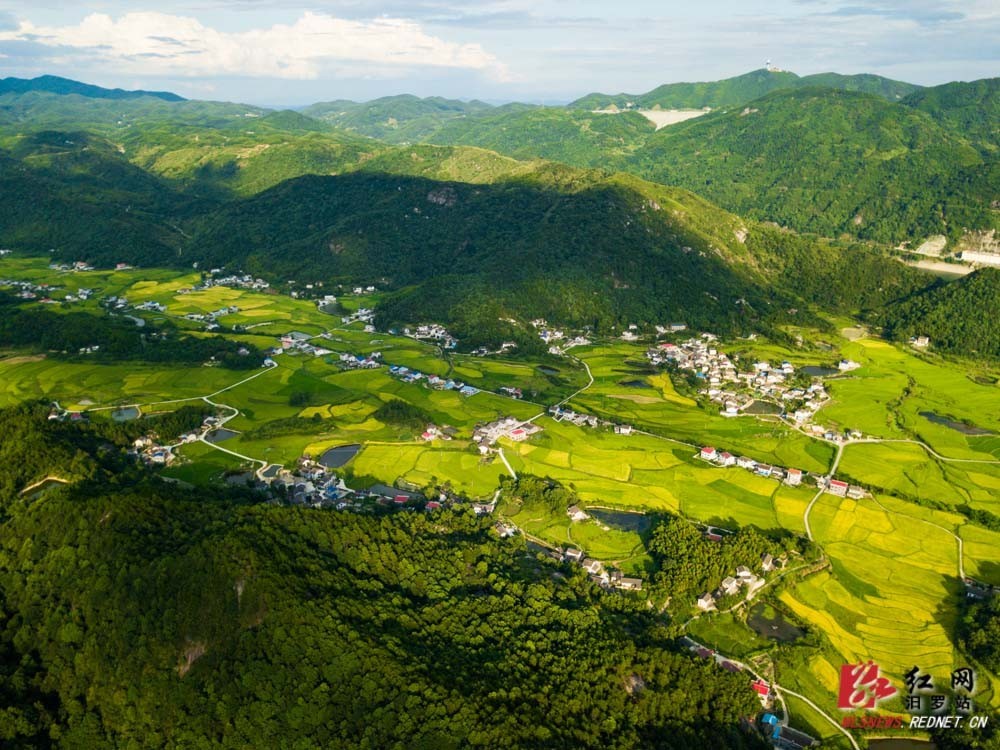 航拍镜头下的川山坪镇高家坊,简直美得不像话!