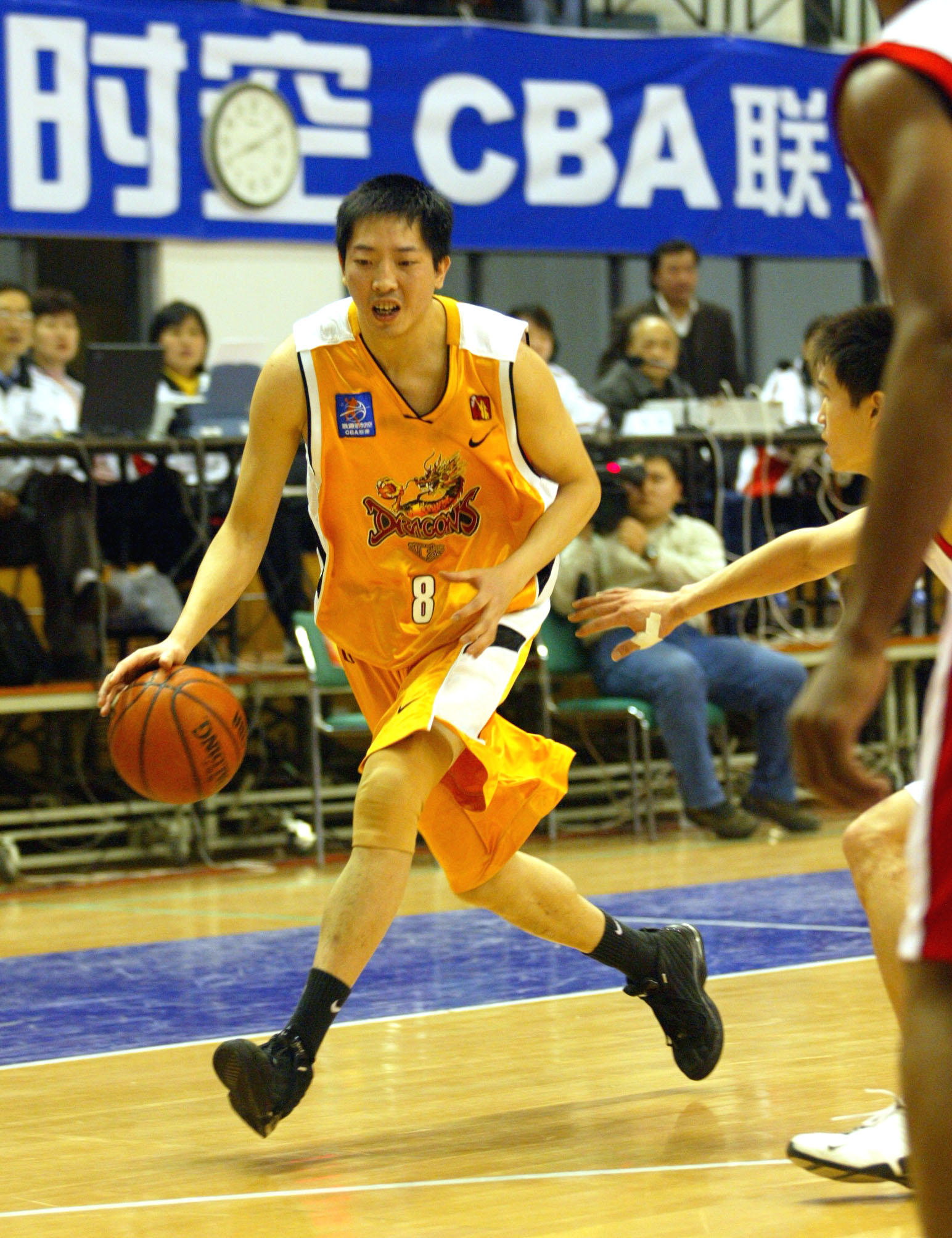 中国男篮史上六大最强身体素质球员:第一人力压易建联