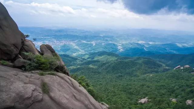 灵山人口有多少_灵山这几个景点很不错,可惜知道的人并不多