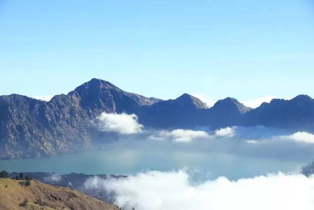 火山二人口_火山爆发图片