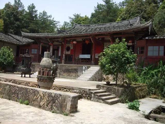 凤凰寺名山室嵩口古镇永泰历史悠久,唐开元时建镇,唐永泰二年(公元766