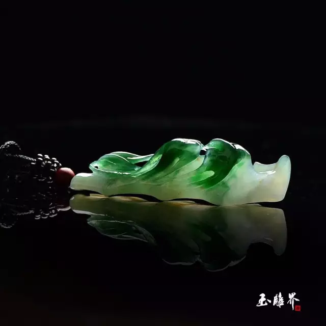 在他看来,每一件玉雕都不同, 把每一件玉雕最好的一面表现出来, 是一