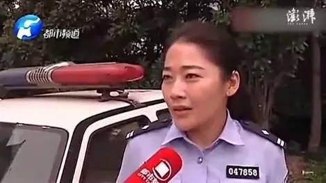 见过穿着高跟鞋和裙子抓贼的女警察吗?而且还是大美女