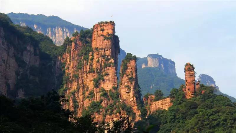 太行山穿越之红豆杉大峡谷原始村落抱犊寨北方水世界八里沟