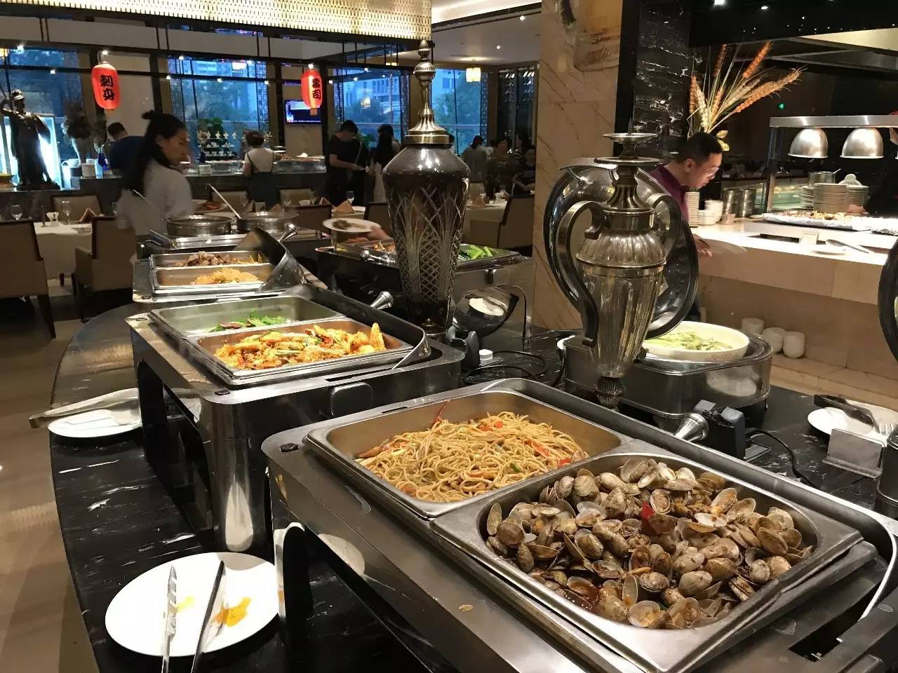 洛阳高星饭店自助餐,哪家是你的菜?