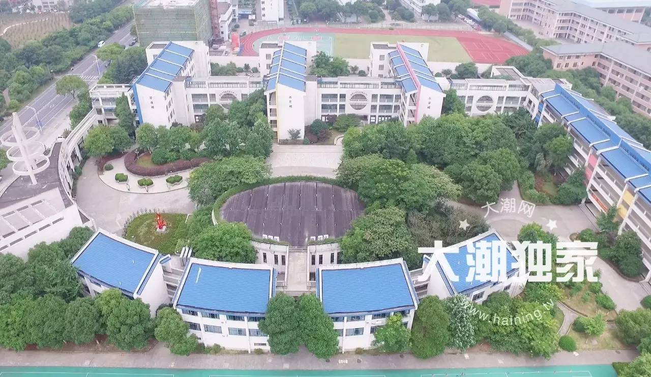 点击图片观看视频 ↓↓↓ 南苑小学 阳光校园 温暖树人 南苑小学,一所