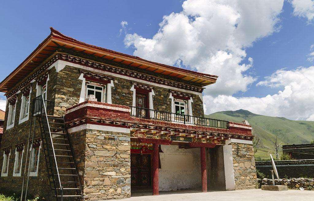 西藏碉房长什么样?
