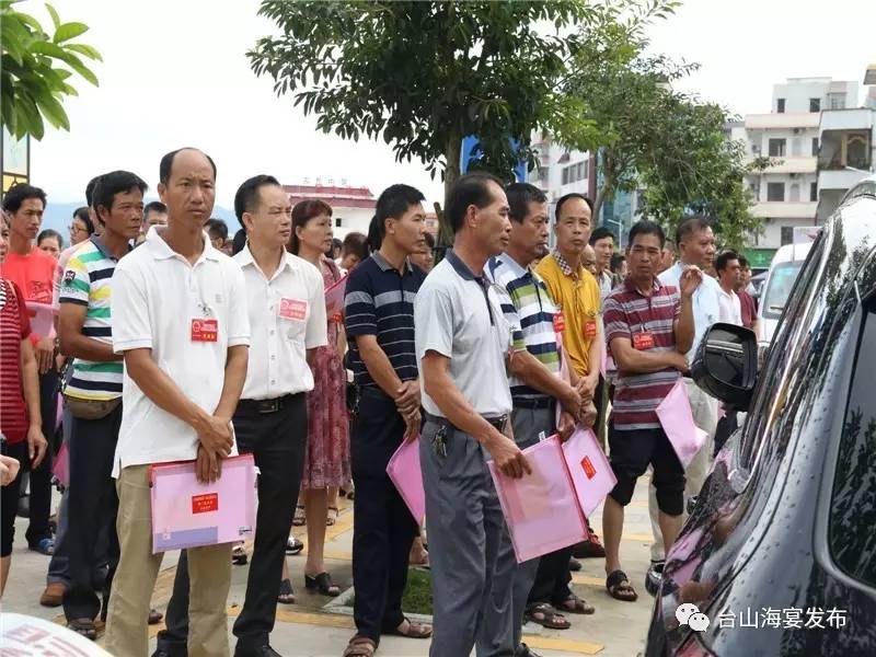 海宴镇第十六届人民代表大会第三次会议胜利召开