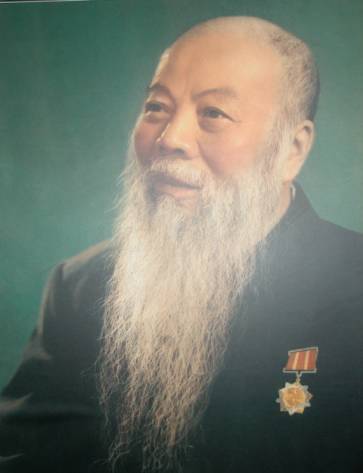 杜氏骨伤开山祖师杜自明,1902年就在成都开业行医,习得正宗少林达摩易