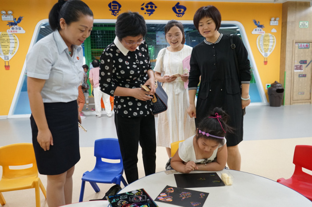 8月30日,宿迁市宿城区妇联丁翠红主席一行4人来扬