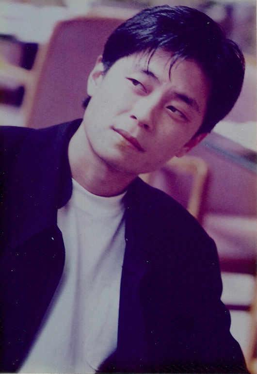 3,王杰的实力非凡,经常被人疑为假唱,听听他的万岁2001香港演唱会,首