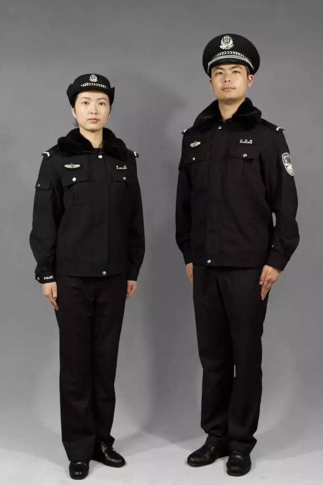 警校新生看过来，为你示范人民警察警服规范穿着!_搜狐搞笑_搜狐网