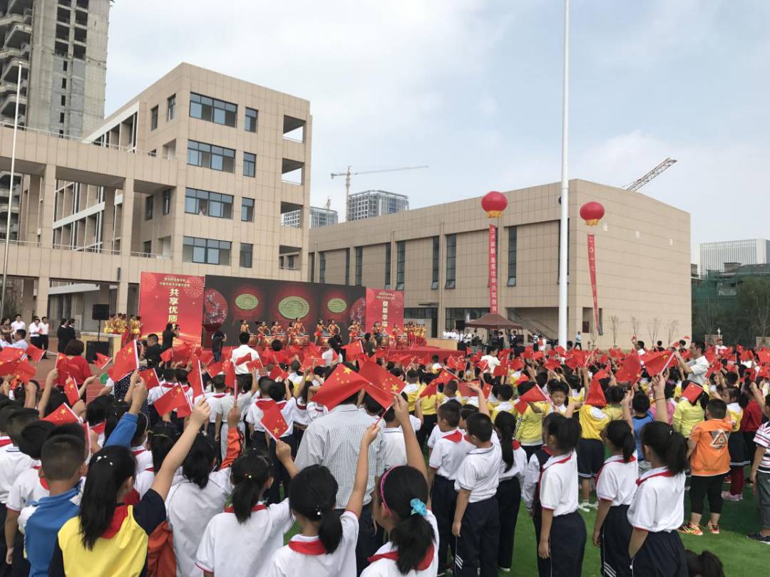 泰安市实验学校万境水岸小学整装待发