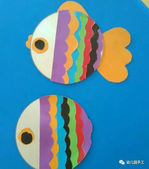 用一张彩纸就可以完成的小鱼,教程如下