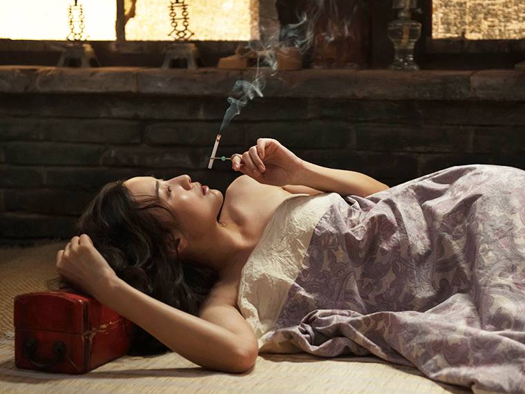 吸烟的女人 一旦迷上她们就再也戒不掉