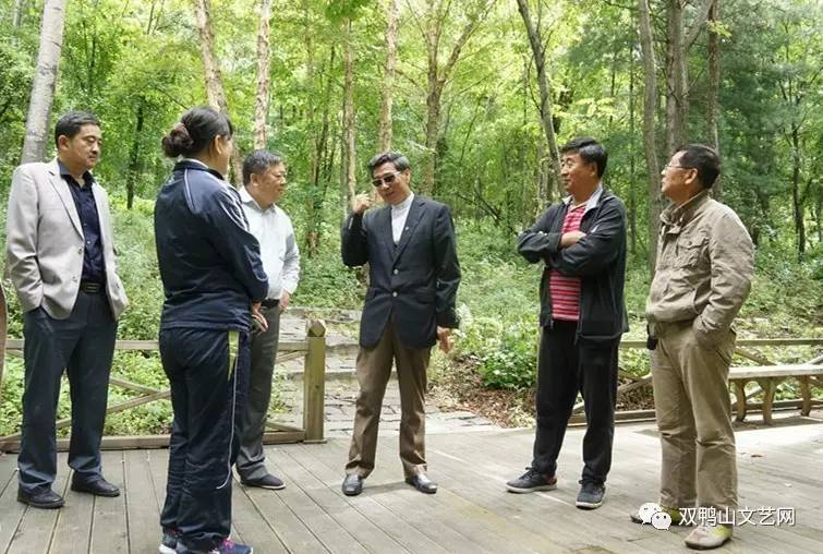 文艺动态67文化名人刘星探访故乡双鸭山