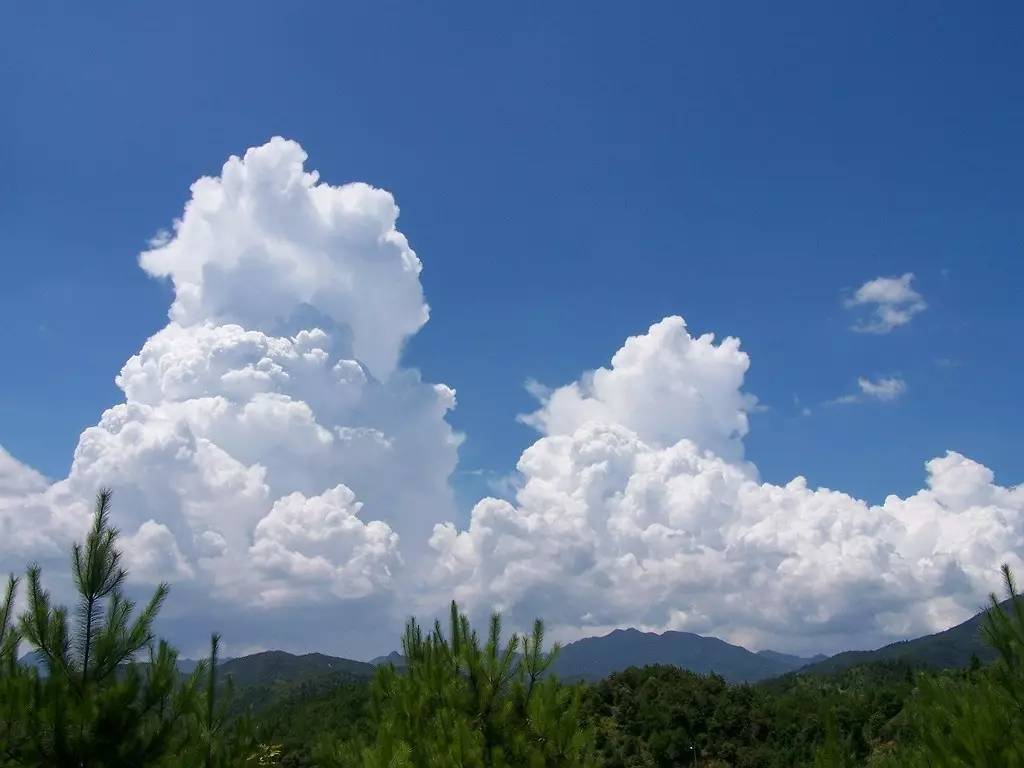 品读经典系列之千字文第7集云腾致雨露结为霜