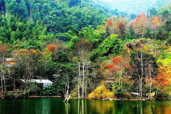 河源山多,既有名山大川,也不乏适宜市民健身,怡情的"城中山.