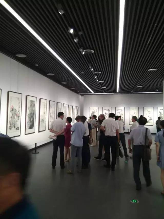 书画南北方悲鸿故里一一无锡宜兴花鸟画展专题报道