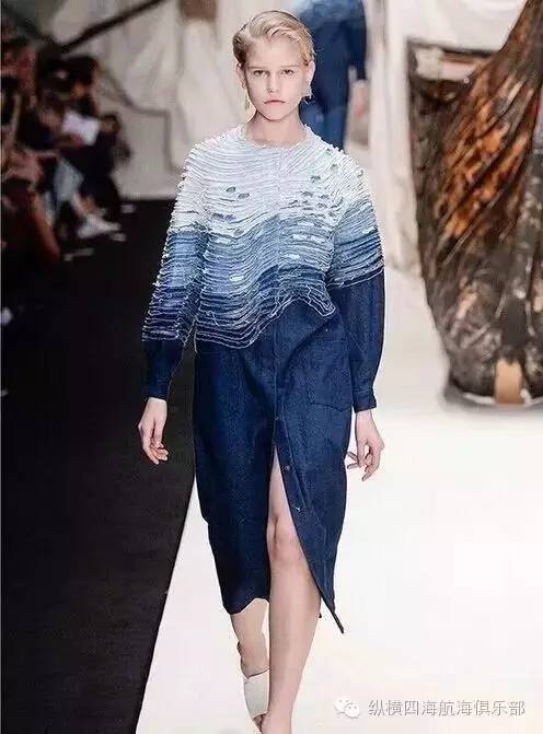 akhmadullina在其服装设计系列中融汇了浓郁的海洋元素