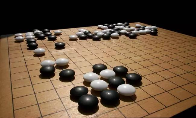 棋盘之上即宇宙你会在哪里落子韩国科幻