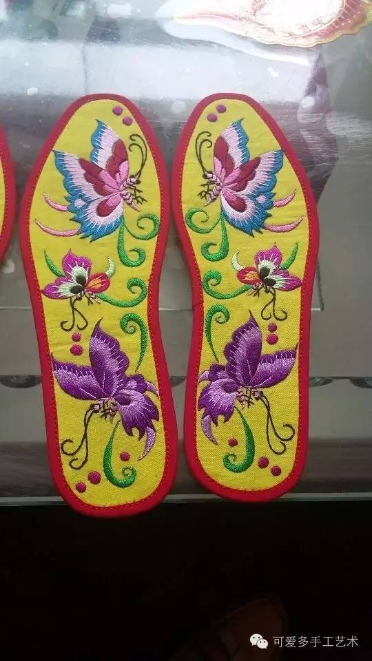 正宁农村人踩在脚下的艺术:绣花鞋垫!