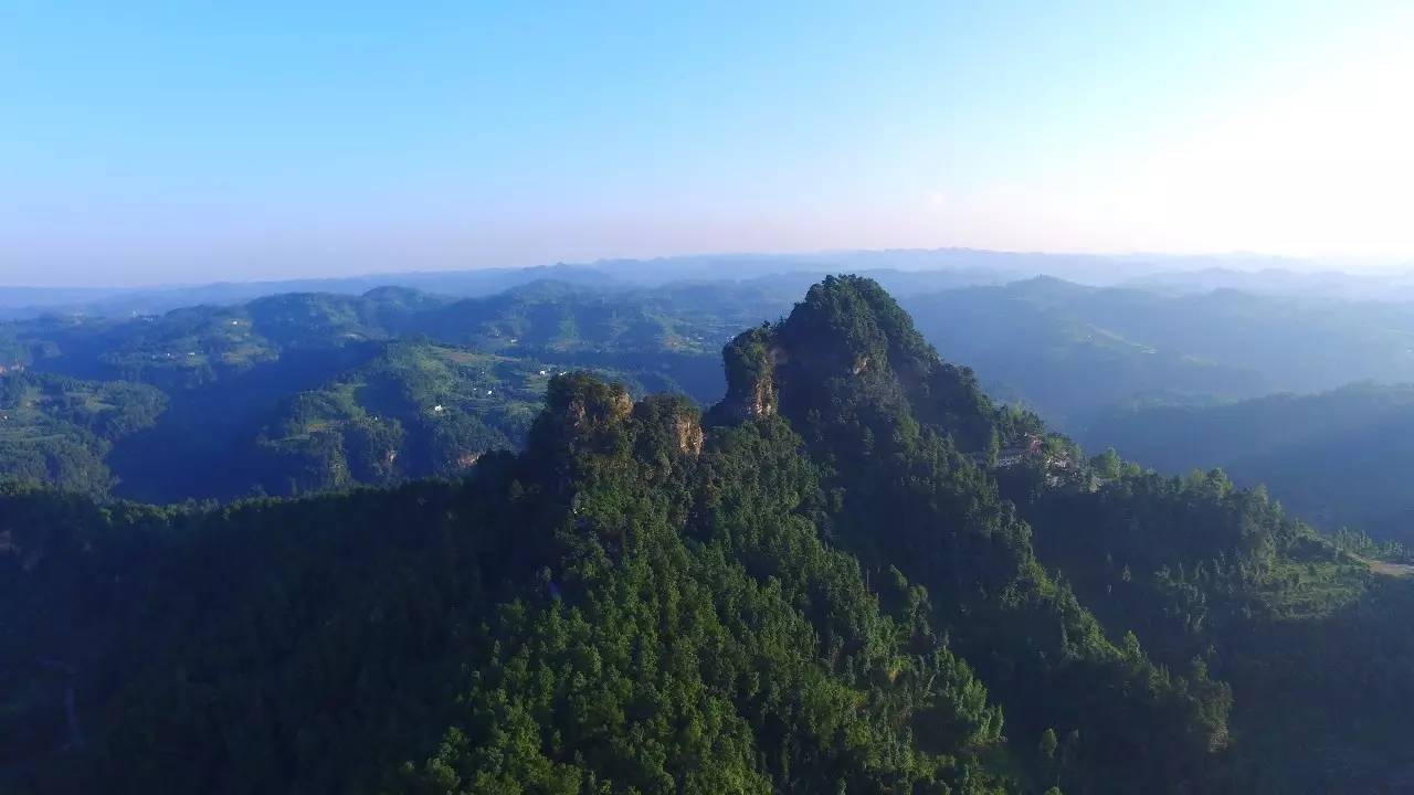 想看穹窿地貌?到威远来噻!