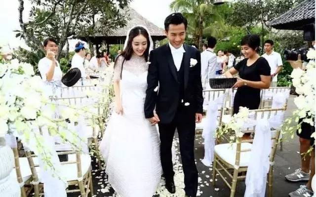 【深情到告白】为何明星们都爱草坪婚礼?