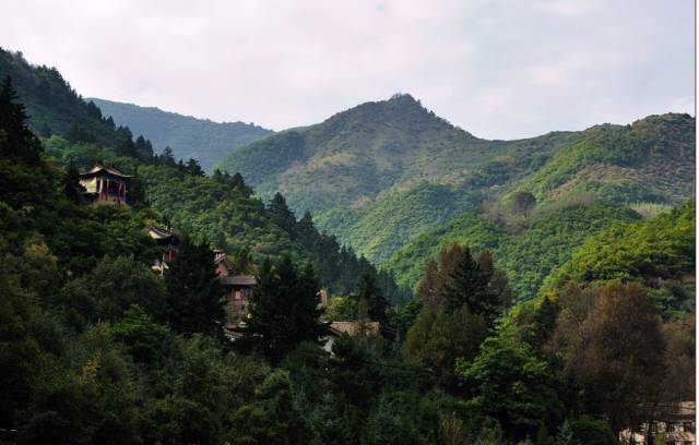 01 兴隆山是国家级自然保护区,属国家aaaa级旅游景区.